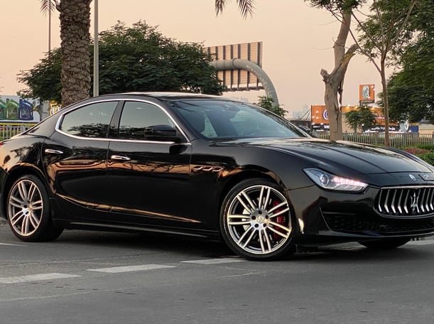 Used 2018 Maserati Ghibli for sale in Dubai