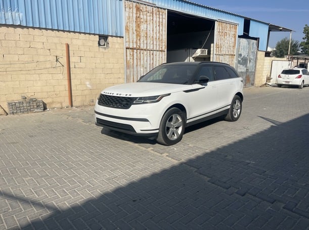 Used 2018 Range Rover Velar for sale in Al Ain