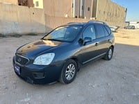 Used 2013 Kia Carens for sale in Riyadh