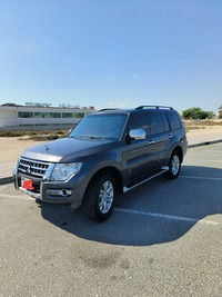 Used 2017 Mitsubishi Pajero for sale in Dubai