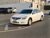 Used 2012 Nissan Altima for sale in Abu Dhabi