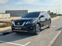 Used 2018 Nissan Pathfinder for sale in Dubai