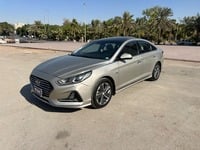 Used 2019 Hyundai Sonata for sale in Riyadh