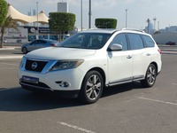 Used 2014 Nissan Pathfinder for sale in Abu Dhabi