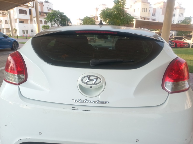 Used 2014 Hyundai Veloster for sale in Dubai