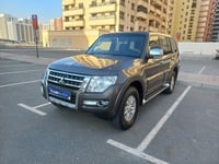 Used 2015 Mitsubishi Pajero for sale in Dubai