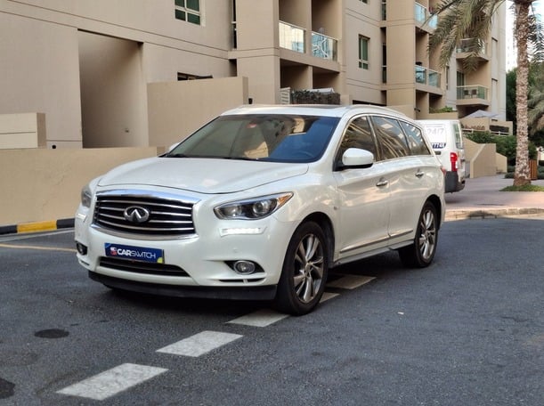 Used 2013 Infiniti JX35 for sale in Dubai