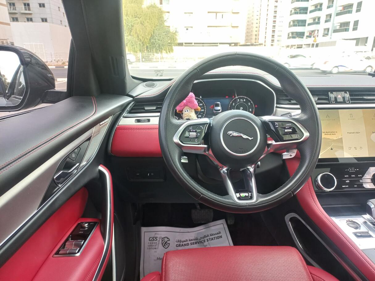 Car image 17