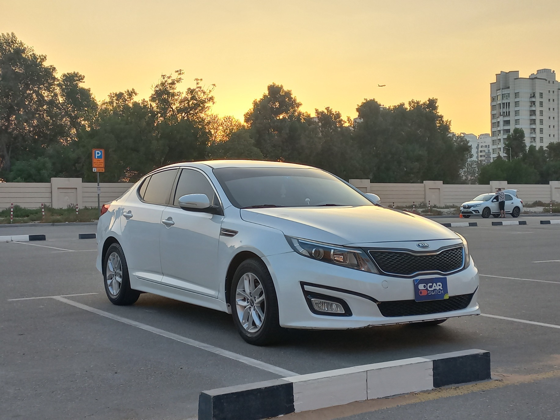 Car image 3