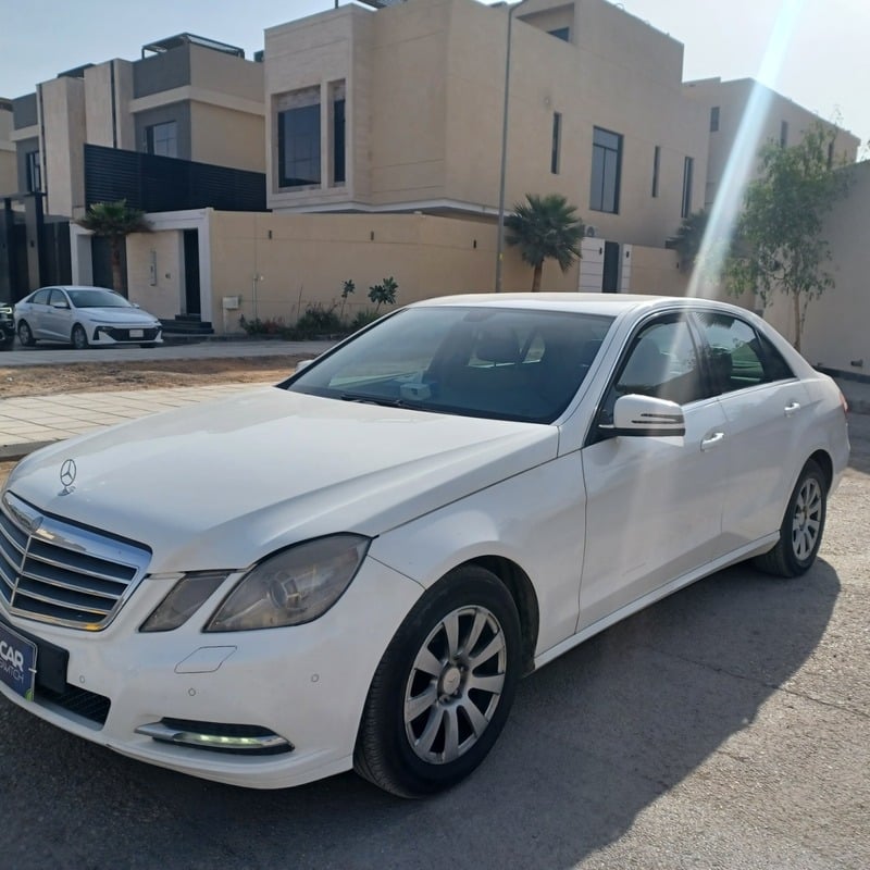 مستعمله 2013 مرسيدس E200 للبيع فى الرياض