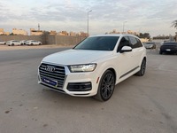 Used 2017 Audi Q7 for sale in Riyadh