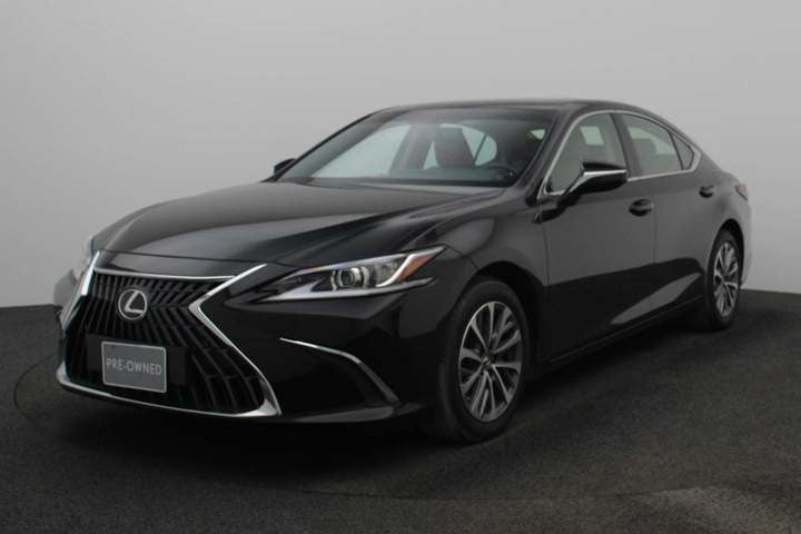 Used 2023 Lexus ES350 for sale in Dubai