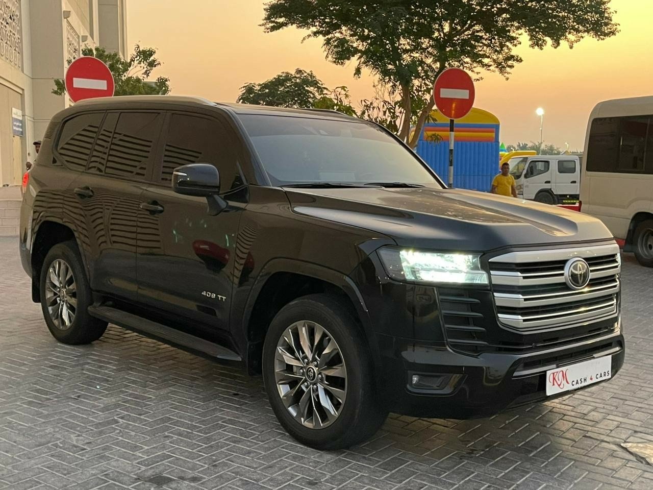 Used 2023 Toyota Land Cruiser for sale in Dubai