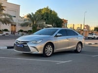 Used 2016 Toyota Camry for sale in Dubai