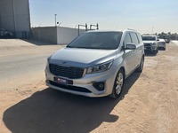 Used 2019 Kia Carnival for sale in Riyadh