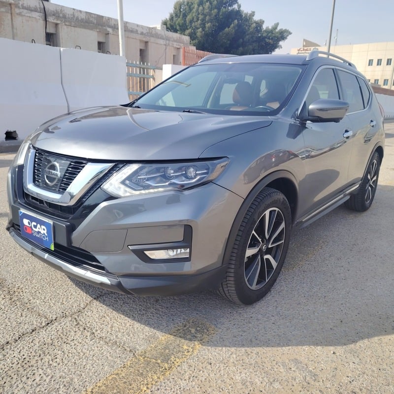 Used 2018 Nissan X-Trail for sale in Al Khobar