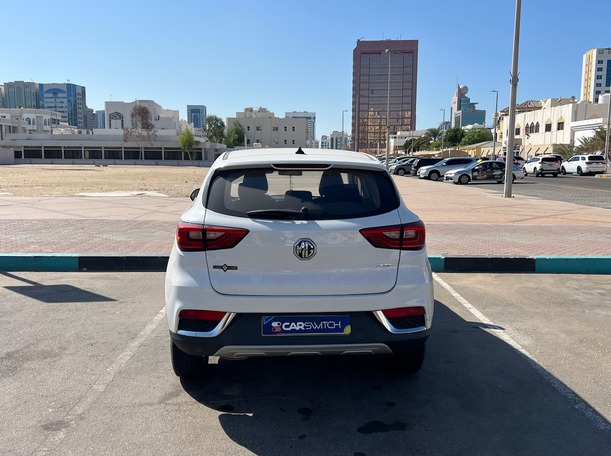Car image 6