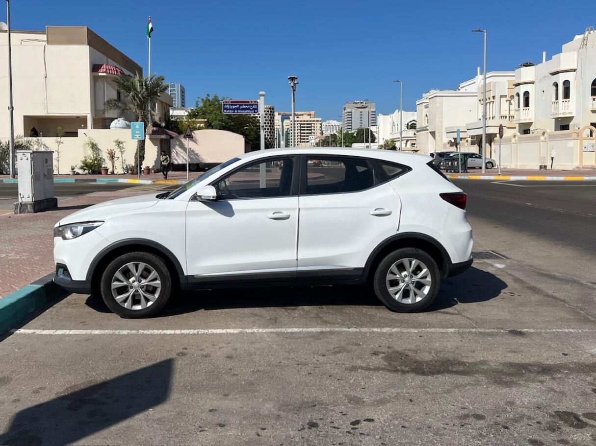 Car image 8