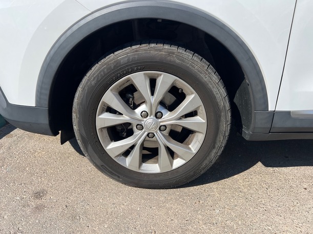 Car image 9