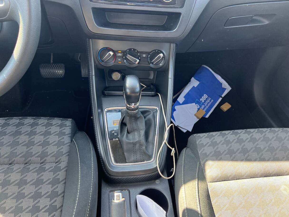 Car image 16