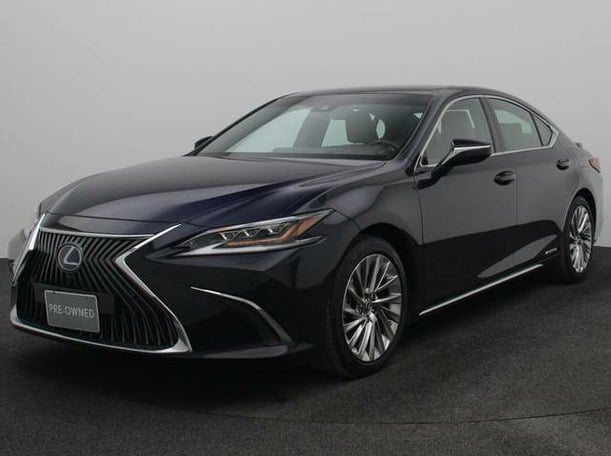 Used 2020 Lexus ES300h for sale in Dubai