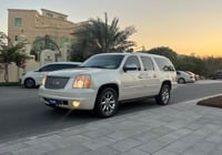 Used 2011 GMC Yukon for sale in Abu Dhabi