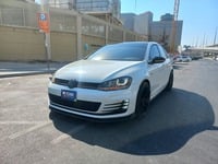 Used 2015 Volkswagen Golf for sale in Dubai