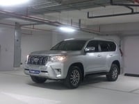 Used 2019 Toyota Prado for sale in Dubai