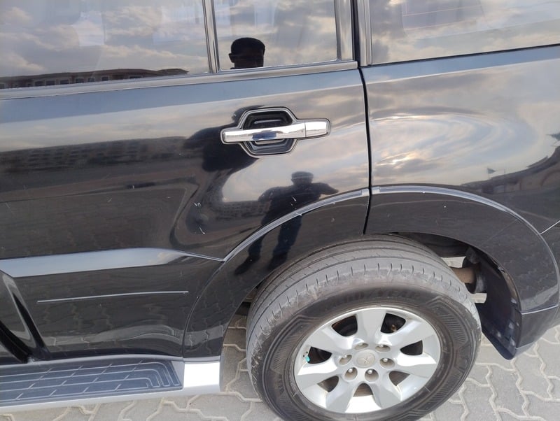 Used 2015 Mitsubishi Pajero for sale in Sharjah