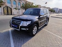 Used 2015 Mitsubishi Pajero for sale in Sharjah