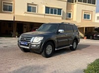 Used 2015 Mitsubishi Pajero for sale in Abu Dhabi