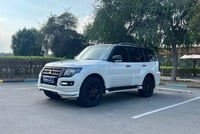 Used 2020 Mitsubishi Pajero for sale in Abu Dhabi