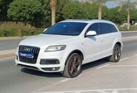 Used 2013 Audi Q7 for sale in Dubai