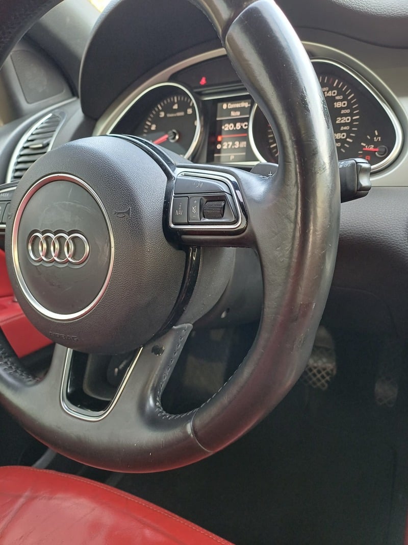 Used 2013 Audi Q7 for sale in Dubai