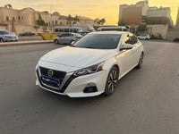 Used 2020 Nissan Altima for sale in Riyadh