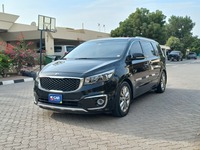 Used 2016 Kia Carnival for sale in Dubai