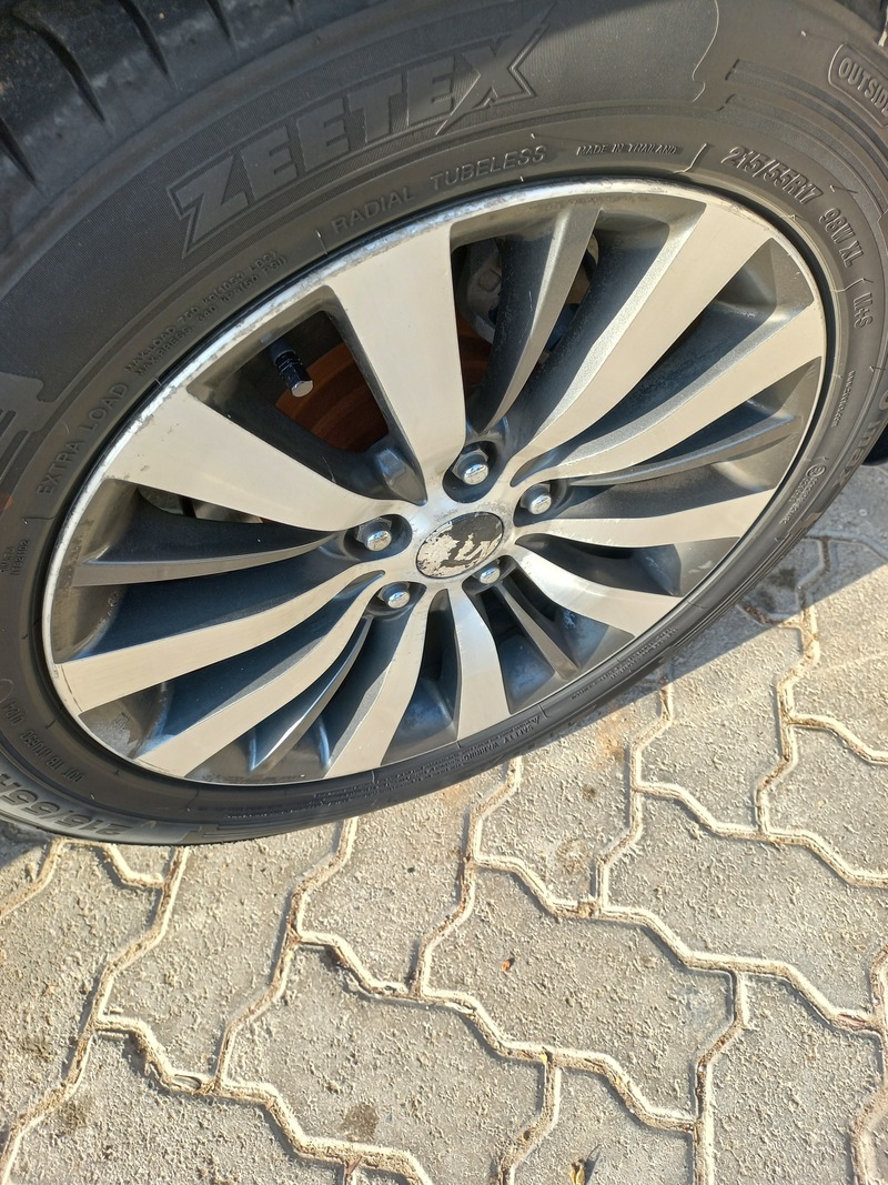 Used 2012 Kia Cadenza for sale in Abu Dhabi