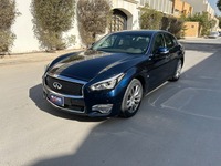 Infiniti Q70