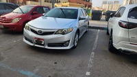 Used 2014 Toyota Camry for sale in Abu Dhabi