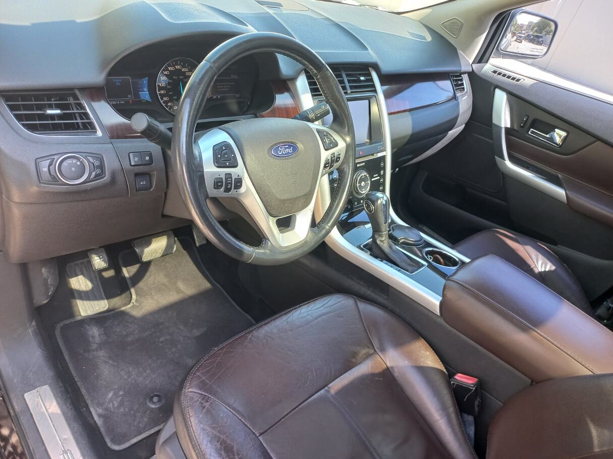 Car image 11
