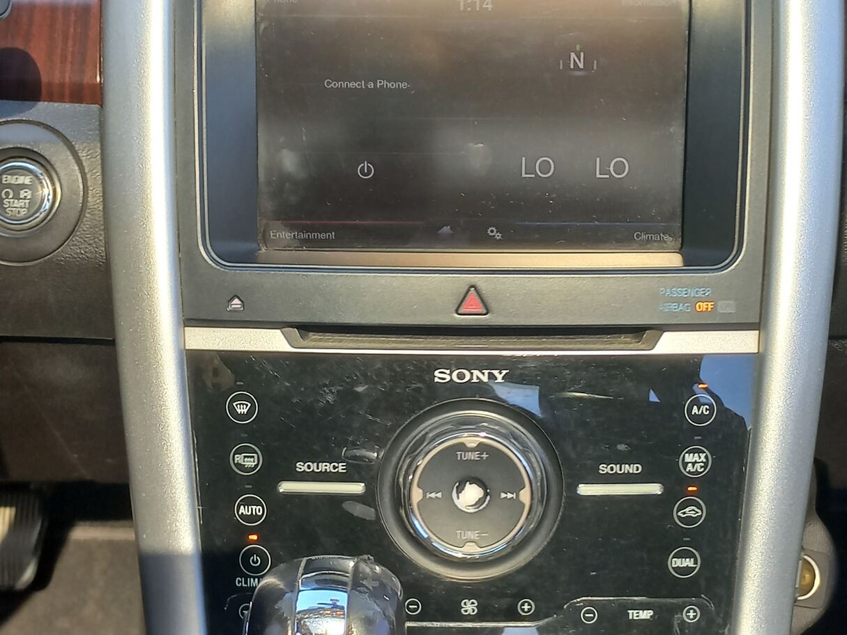 Car image 17