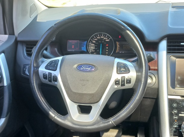 Car image 18