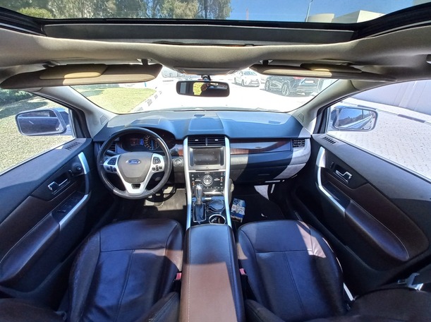 Car image 14