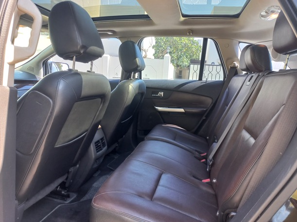 Car image 13