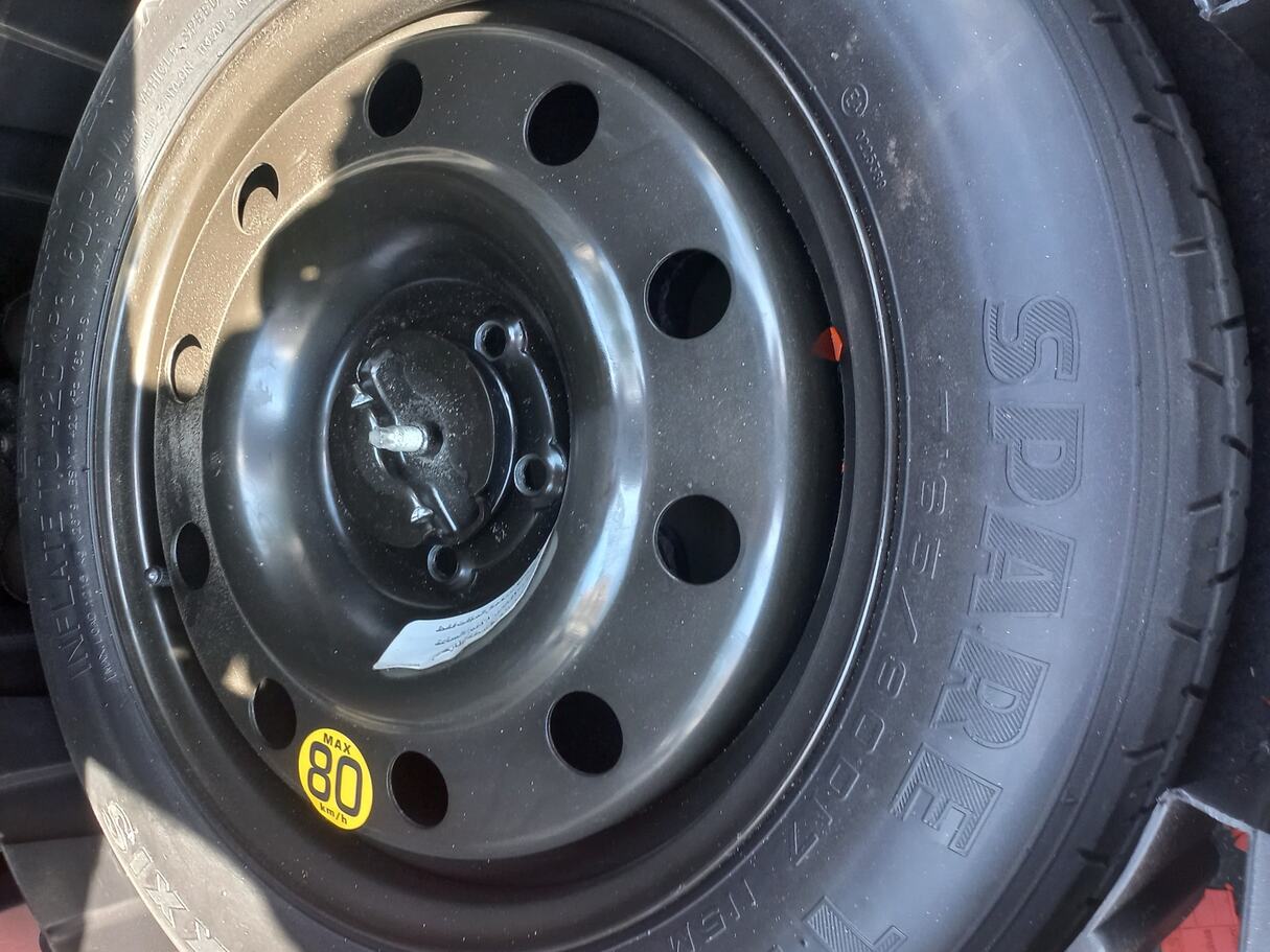 Car image 23