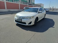 Used 2014 Toyota Camry for sale in Abu Dhabi