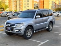 Used 2017 Mitsubishi Pajero for sale in Dubai