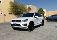 Used 2018 Volkswagen Touareg for sale in Abu Dhabi