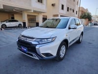 Used 2019 Mitsubishi Outlander for sale in Dammam