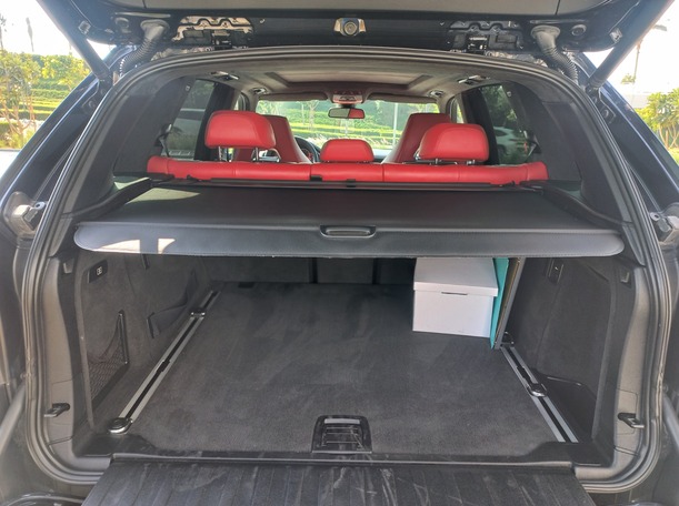 Car image 19